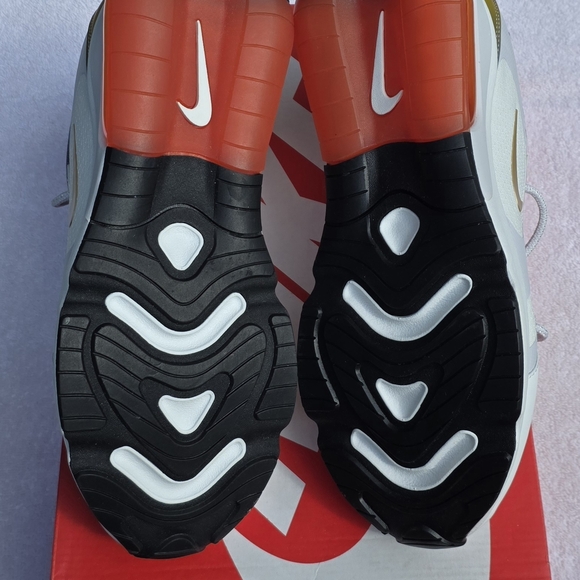 NIKE AIR MAX 200 SE|Summit White/Vast Grey/Gold|Mens 8.5 AT8507-100|Original Box - Picture 5 of 7